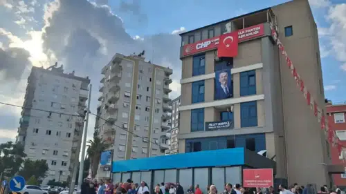 Genel Merkeze Müdahale Sonrası CHP Antalya Toplanıyor