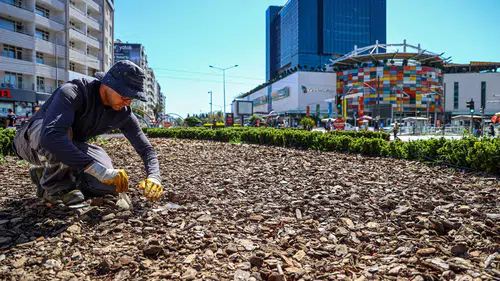 Antalya'da Çim Dönemi Bitiyor! Büyükşehir'den Kuraklığa Karşı Yüzde 50'lik Tasarruf
