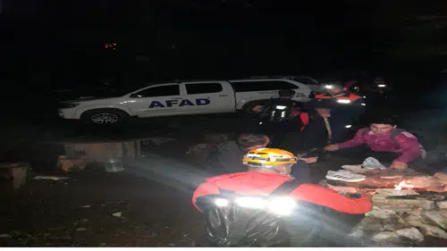 Hisarçandır'da Korkutan Gezi: Mahsur Kalan 3 Kişi Kurtarıldı