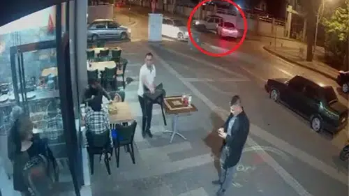 Manavgat’ta ‘Dur’ Tabelasına Uymadı! Kavşakta Kaza Kaçınılmaz Oldu