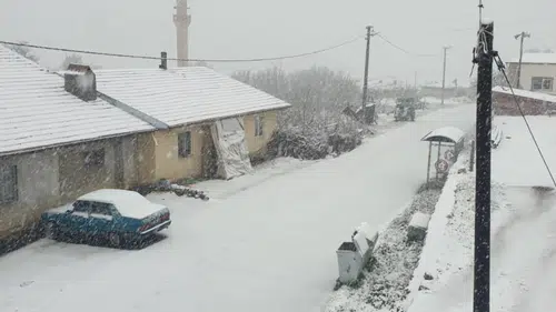 Isparta'da Mayıs Ayında Kar Sürprizi: Yüksek Kesimler Beyaza Büründü!