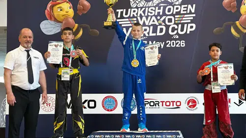 Burdurlu Küçük Kick Boksçular Antalya’da 8 Madalya Kazandı