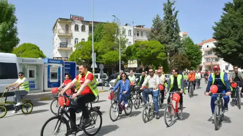 Antalyalı Gençler Spor İçin Potalarda ve Pistlerde Buluştu