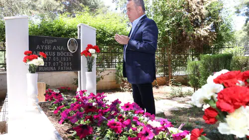 Muhittin Böcek'ten Anneler Günü'nde "Vazgeçmeme" Sözü