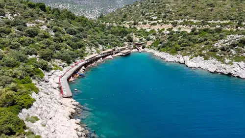 Finike Belediyesi Gökliman ve Radyofar Plajlarını Açtı
