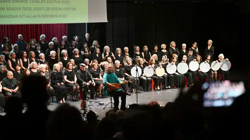 Muratpaşa’da Dev Kadro, Dev Konser: 100 Kişilik Koro Mest Etti!