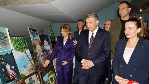 Azize Kahraman Kursiyerlerinden AKM'de Yıl Sonu Sergisi