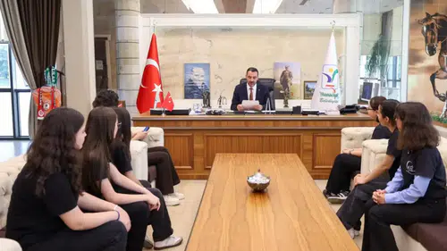 Manavgatlı Gençler Doğa İçin "Yeşil Gardiyan" Oldu