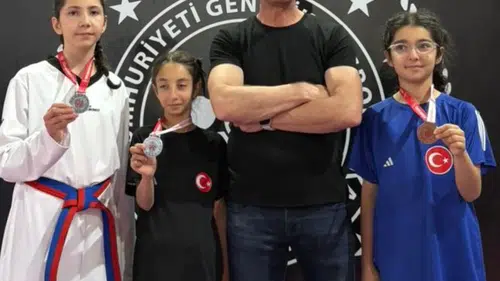 Dr. Galip Kahraman Ortaokulu Öğrencilerinden Taekwondo Turnuvasında Başarı