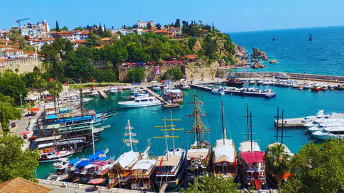 Antalya’da Pazartesi Rüzgarı Yerini Bahar Sıcaklığına Bırakıyor!