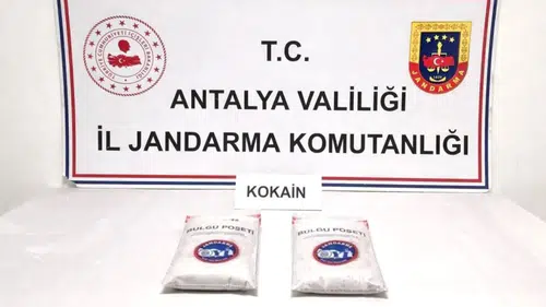 Jandarmadan Yaz Baskını: Konyaaltı'nda Poşet Poşet Kokain Ele Geçirildi