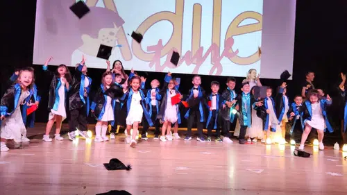 Adile Teyze Merkez Yuvada Yıl Sonu Coşkusu Yaşandı