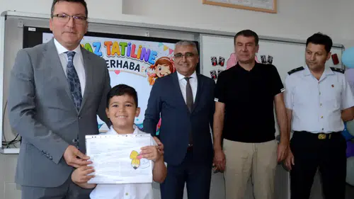 Serik'te 26 Bin Öğrenci İçin Karne Heyecanı Yaşandı