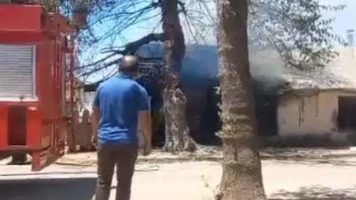 Serik'te Gecekondu Yangını: Alevler Mahalleliyi Sokağa Döktü