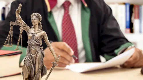 Adalet Bakanlığı Duyurdu: e-Avukat İle Zaman Engeli Tarih Oluyor