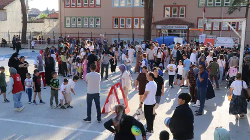 Burdur'da Mahalleler Kampüse Dönüşüyor: Eğitim Sokağa Taşınıyor