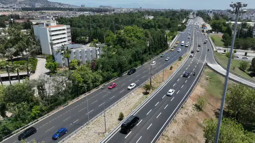 Antalya İller Bankası Kavşağı'ndaki Darboğaz Üç Şeritle Çözüldü