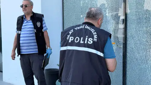 Kepez Altınova'da Oto Galeriye Güpegündüz Kurşun Yağdırdı