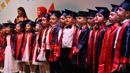 Kepez'de 356 Minik Öğrenci Mezuniyet Gururu Yaşıyor