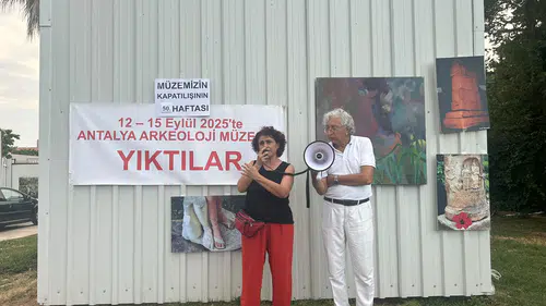 Antalya Arkeoloji Müzesi’nde Bir Yıllık Mücadele! Savunucular Yeniden Müze Önünde