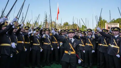 'Kılıçlı Yemin' Krizinde Flaş Gelişme! İhraç Edilen Komutanlar İçin Göreve İade Kararı