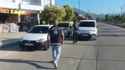 Hatay'da Nefes Kesen Takip: Adana Plakalı Taksiden 7 Kaçak Çıktı