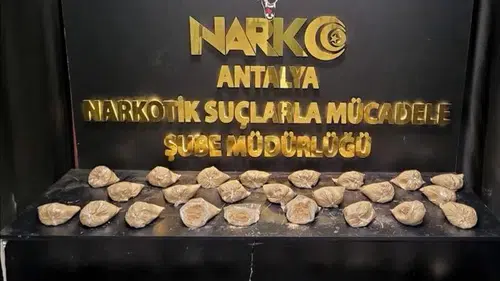 Antalya'da Narkotik Operasyonu: 16,6 Kilogram Eroin Ele Geçirildi