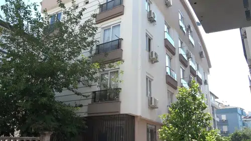 Antalya'da Genç Kadın Kendini Eve Kilitledi! Evi Yakmaya Çalıştı