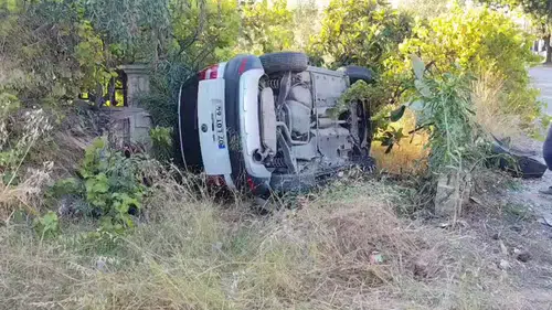 Manavgat’ta Korkutan Kaza: Otomobil Bahçeye Uçtu