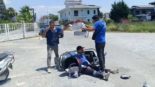 Manavgat'ta Kaza: Yaralı Mesai Arkadaşını Güneşten Böyle Korudular