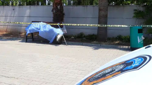 Antalya Adliyesi Önünde Acı Ölüm! Duraktaki Bankta Hareketsiz Bulundu