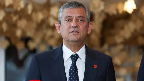 İhraç Kararları Sonrası Özel'den İlk Açıklama: 'Parti İçi Darbeye Teslim Olmayacağız'
