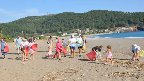 Gazipaşa Kahyalar Sahili'nde Çevre Bilinci Sınırları Aştı