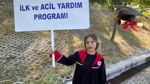 Kızının İzinden Gitti: 42 Yaşındaki Aysel Temel Paramedik Oldu