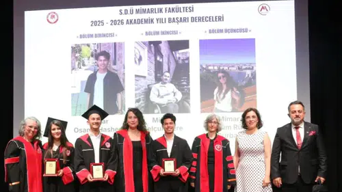 Mimarlar Odası Antalya SDÜ'nün Mimarlık Öğrencilerinin Mezuniyetine Katıldı