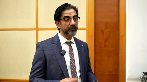 "A4 Kağıdına Sığmalıyım" Diyen Çocuk Anoreksiya ile Mücadele Ediyor!