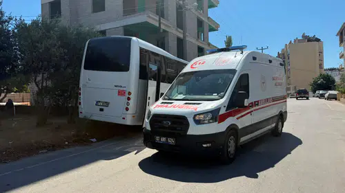 Serik'te Servis Sürücüsü Direksiyon Başında Kalp Krizi Geçirdi
