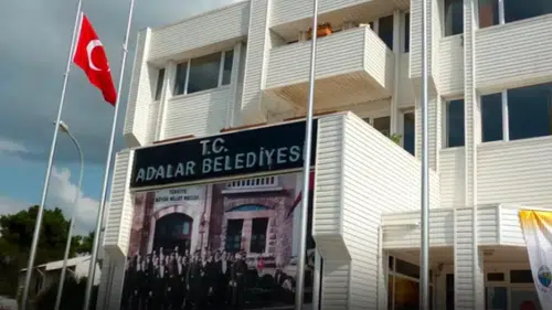 CHP'li Adalar Belediyesi'ne Operasyon! Başkan Akpolat ve 47 Kişi Hakkında Gözaltı