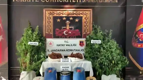 Hatay'da Uyuşturucu ve Kaçak Alkol Operasyonu: 1 Gözaltı, 1 Firar!