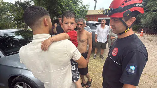 1 Yaşındaki Firuz’un "Anahtar" İmtihanı: İtfaiye Camı Kırıp Kurtardı