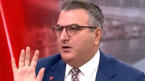 Gazeteci Cem Küçük Gözaltına Alındı