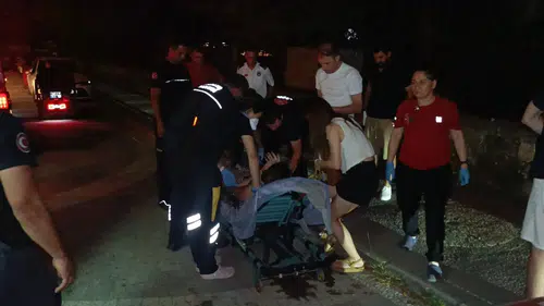 Manavgat'ta Çürüyen Mazgala Ayağı Sıkışan Kadın Hastanelik Oldu