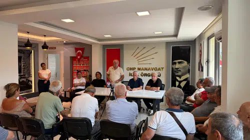 CHP Manavgat’ın Eski İlçe Başkanı ve Yöneticilerinden Toplu İstifa