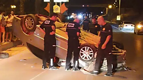Kumluca'da Motosiklet için Manevra Yaptı, Aracıyla Takla Attı!