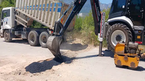 Kemer'de Altyapı ve Onarım Çalışmaları Sürüyor
