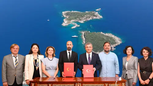 Antalya'da Mavi Akdeniz İçin Protokol: Kemer Üç Adalar Pilot Bölge Seçildi