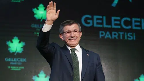 Kulisleri Sarsan İddia! 6 Yıllık Gelecek Partisi Kapanıyor!