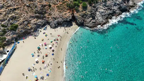 Alanya'da Yaz Hareketliliği: Termometreler Yükselince Sahilde Adım Atacak Yer Kalmadı