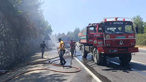 Antalya-Konya Yolunda Otomobil Alevlere Teslim Oldu! Aile Son Anda Kurtuldu