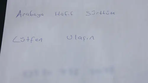 Park Halindeki Araca Çarptı "Arabaya Sürttüm" Notuyla Takdir Topladı!